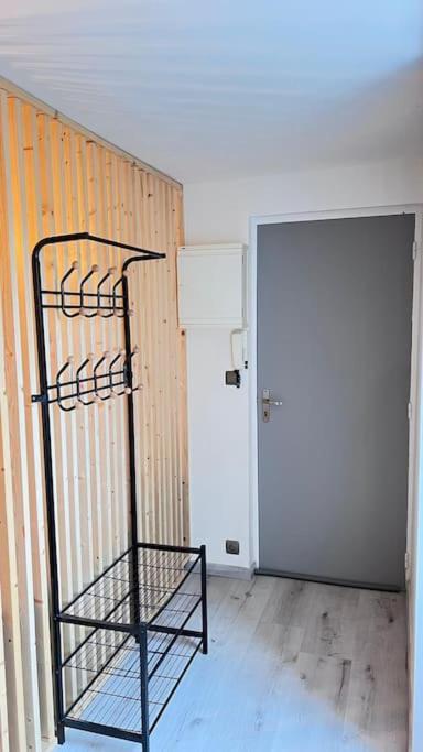 Logement Moderne Au Coeur Du Village Saint-Georges-de-Luzençon Exteriér fotografie